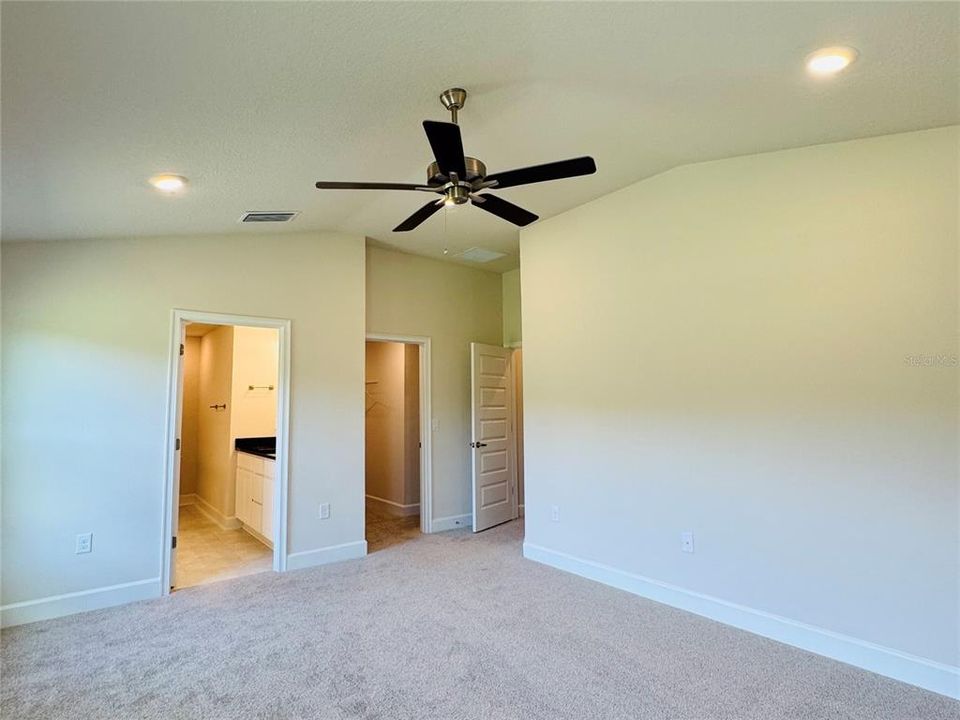 Active With Contract: $407,900 (3 beds, 2 baths, 1780 Square Feet)