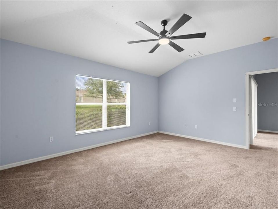 合同活跃: $239,500 (3 贝兹, 2 浴室, 1607 平方英尺)