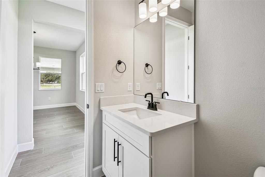 En Venta: $1,001,990 (5 camas, 4 baños, 4076 Pies cuadrados)