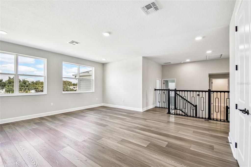 En Venta: $1,001,990 (5 camas, 4 baños, 4076 Pies cuadrados)