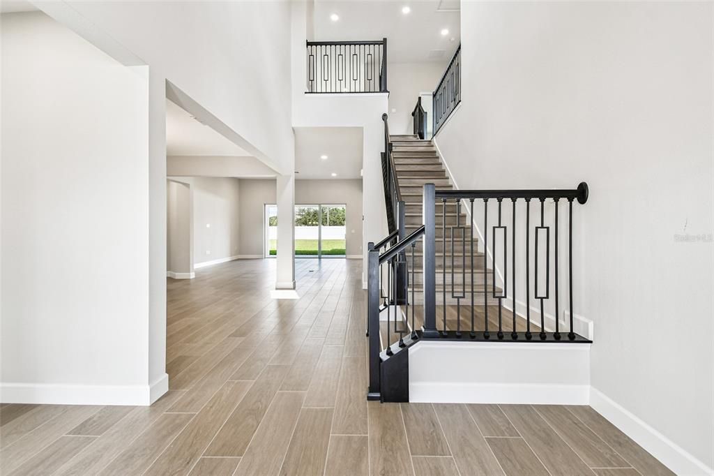 En Venta: $1,001,990 (5 camas, 4 baños, 4076 Pies cuadrados)