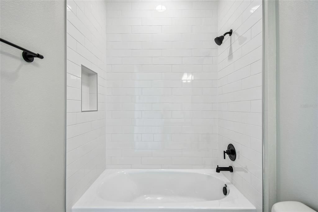 En Venta: $1,001,990 (5 camas, 4 baños, 4076 Pies cuadrados)