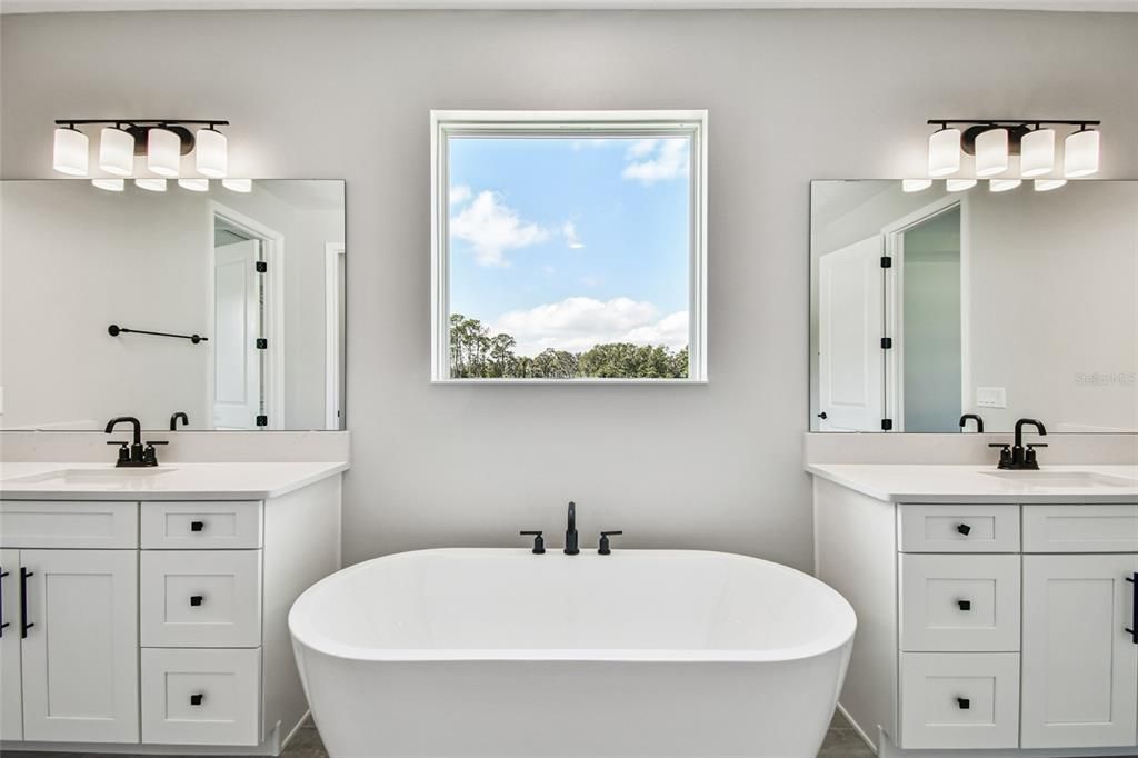 En Venta: $1,001,990 (5 camas, 4 baños, 4076 Pies cuadrados)