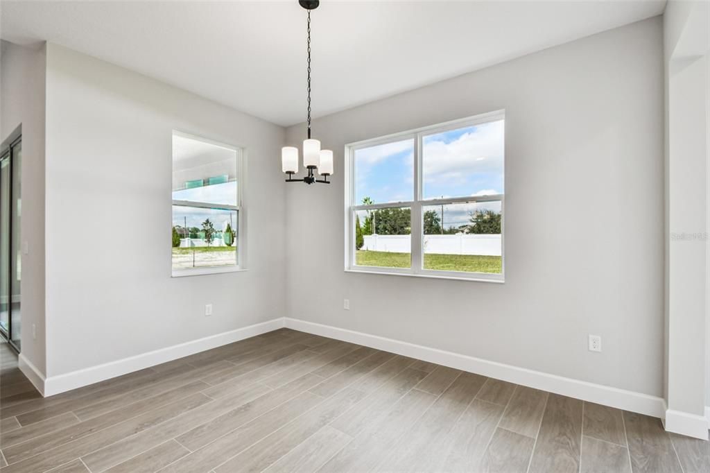 En Venta: $1,001,990 (5 camas, 4 baños, 4076 Pies cuadrados)