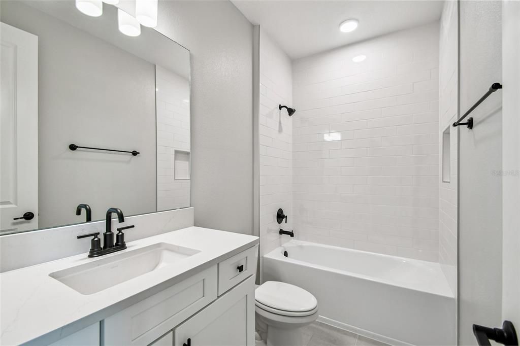 En Venta: $1,001,990 (5 camas, 4 baños, 4076 Pies cuadrados)