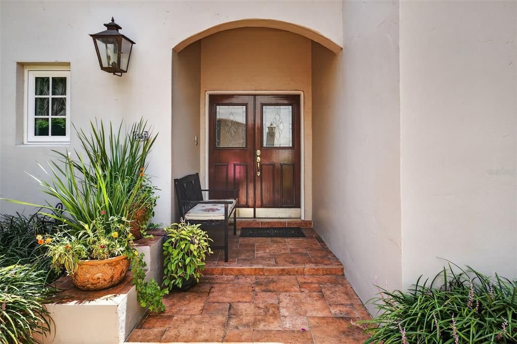 Под контрактом: $1,050,000 (3 спален, 3 ванн, 2675 Квадратных фут)