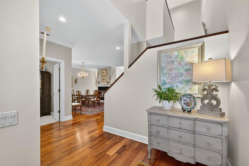 Под контрактом: $1,050,000 (3 спален, 3 ванн, 2675 Квадратных фут)