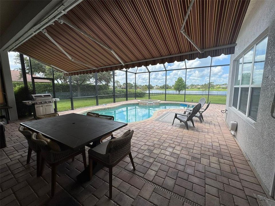 Active With Contract: $999,000 (4 beds, 3 baths, 2770 Square Feet)