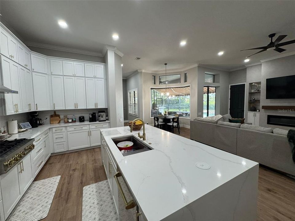 Active With Contract: $999,000 (4 beds, 3 baths, 2770 Square Feet)