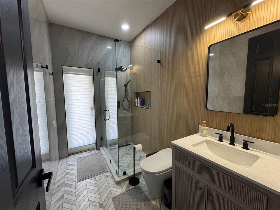 Active With Contract: $999,000 (4 beds, 3 baths, 2770 Square Feet)