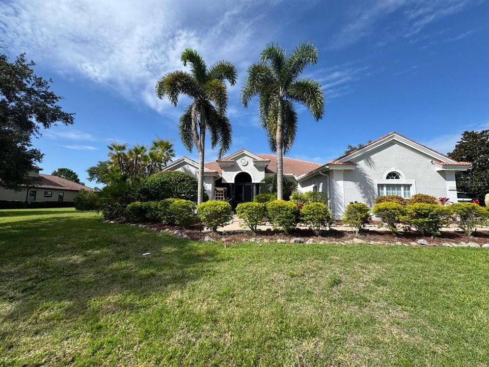 Active With Contract: $999,000 (4 beds, 3 baths, 2770 Square Feet)
