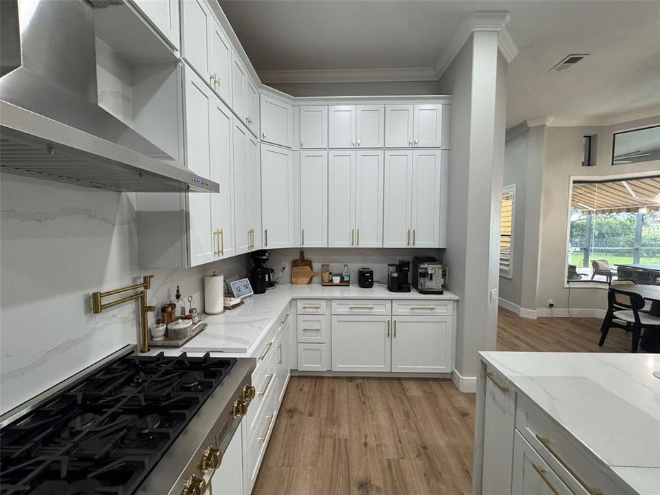 Active With Contract: $999,000 (4 beds, 3 baths, 2770 Square Feet)