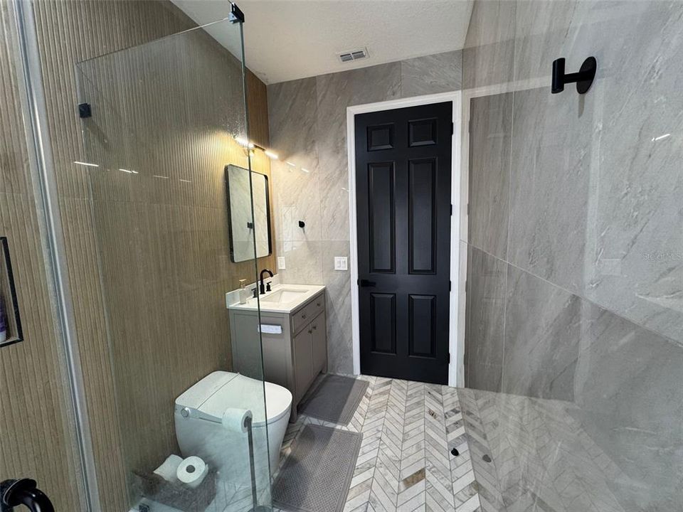 Active With Contract: $999,000 (4 beds, 3 baths, 2770 Square Feet)