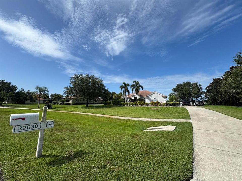 Active With Contract: $999,000 (4 beds, 3 baths, 2770 Square Feet)