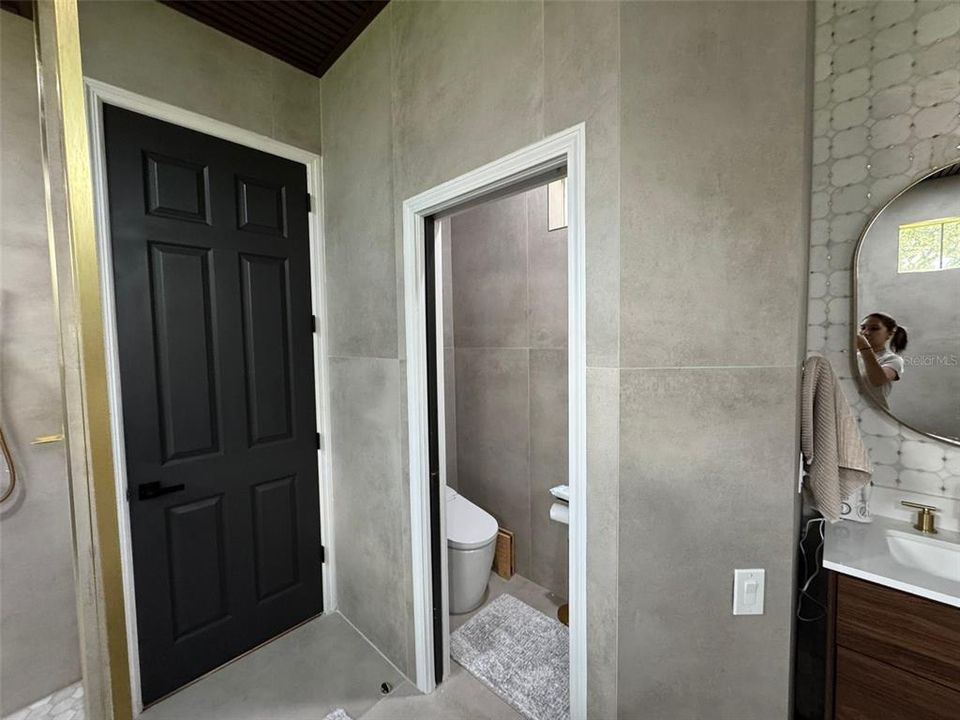 Active With Contract: $999,000 (4 beds, 3 baths, 2770 Square Feet)