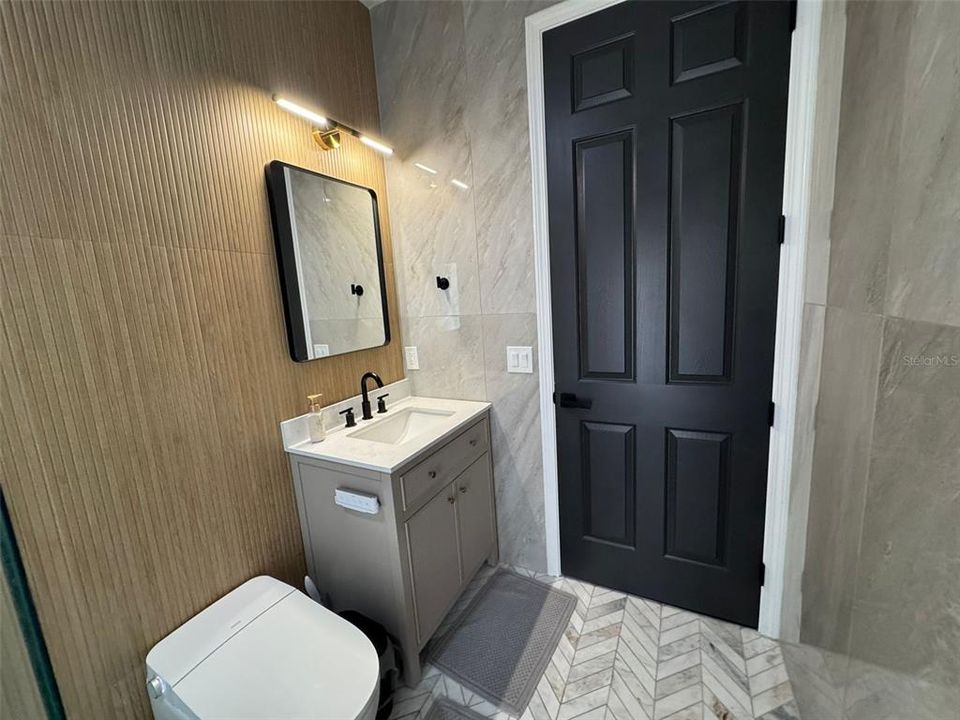 Active With Contract: $999,000 (4 beds, 3 baths, 2770 Square Feet)