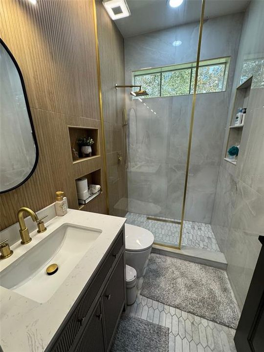 Active With Contract: $999,000 (4 beds, 3 baths, 2770 Square Feet)