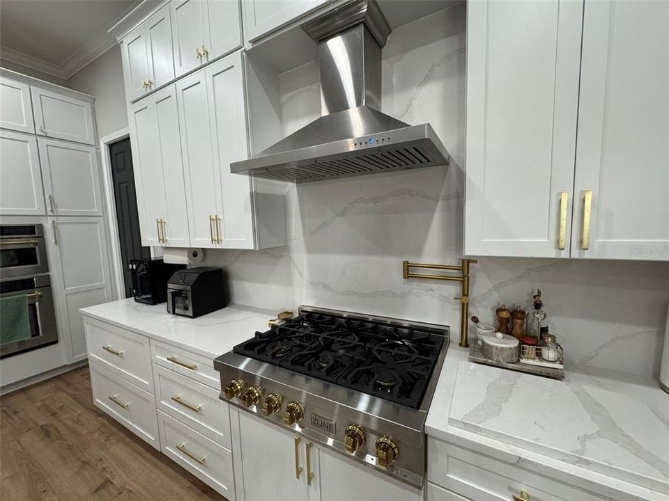 Active With Contract: $999,000 (4 beds, 3 baths, 2770 Square Feet)