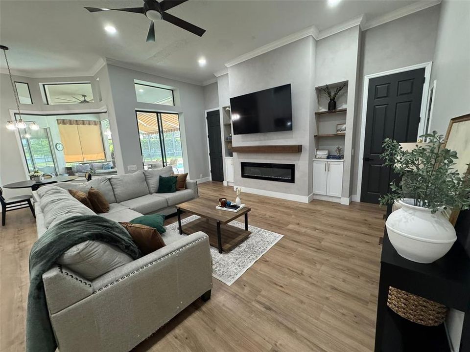 Active With Contract: $999,000 (4 beds, 3 baths, 2770 Square Feet)