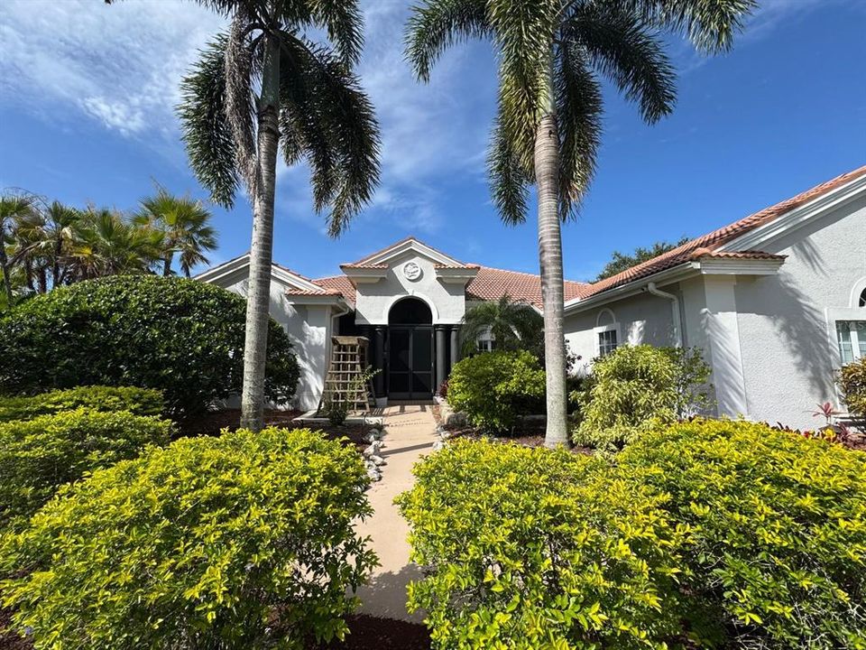 Active With Contract: $999,000 (4 beds, 3 baths, 2770 Square Feet)