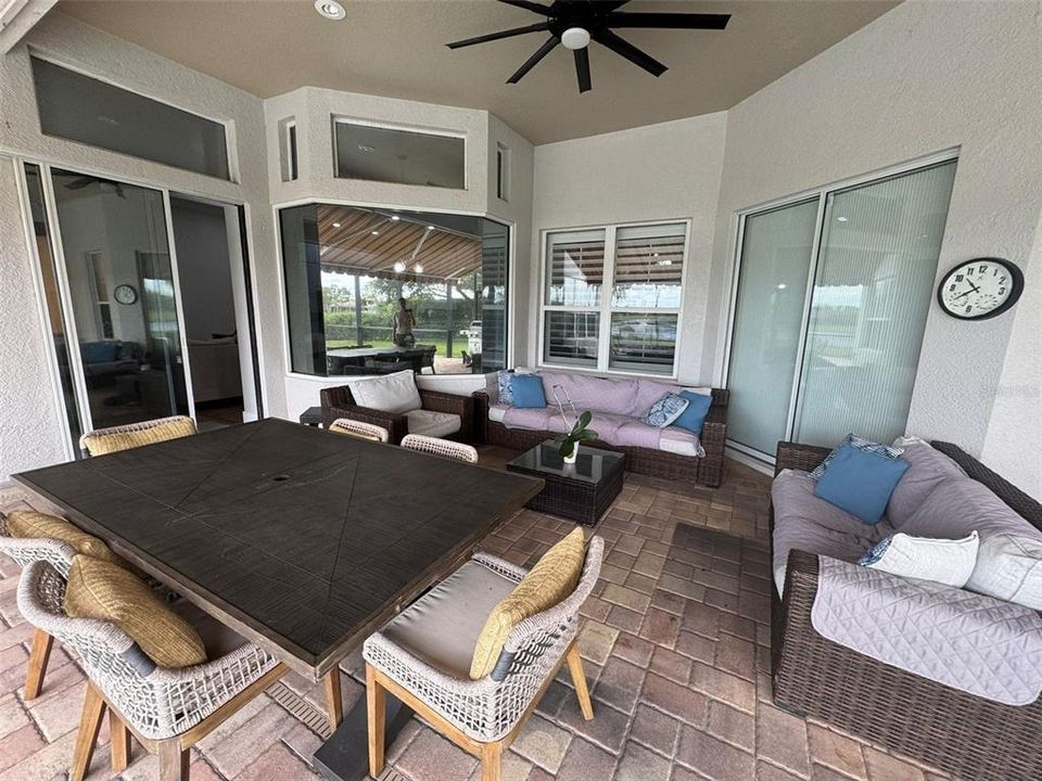 Active With Contract: $999,000 (4 beds, 3 baths, 2770 Square Feet)