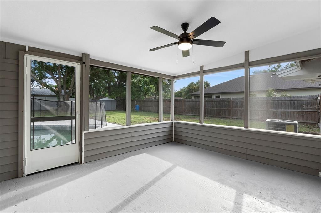 合同活跃: $420,000 (4 贝兹, 3 浴室, 1499 平方英尺)