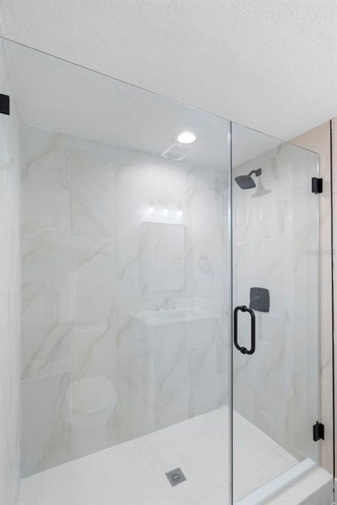 合同活跃: $420,000 (4 贝兹, 3 浴室, 1499 平方英尺)