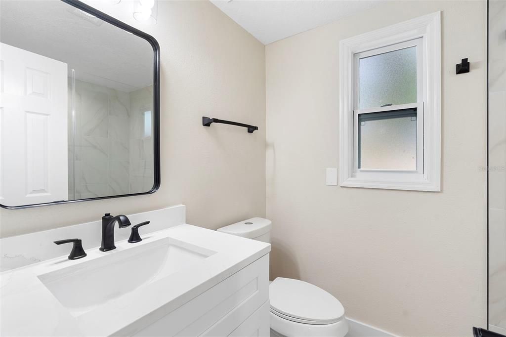 合同活跃: $420,000 (4 贝兹, 3 浴室, 1499 平方英尺)