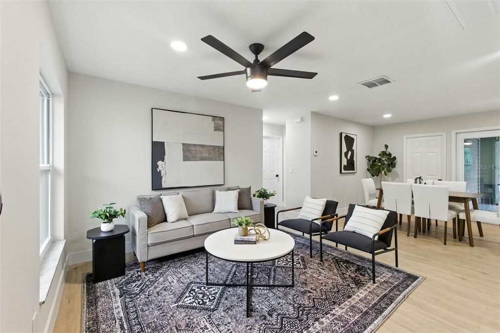 合同活跃: $420,000 (4 贝兹, 3 浴室, 1499 平方英尺)