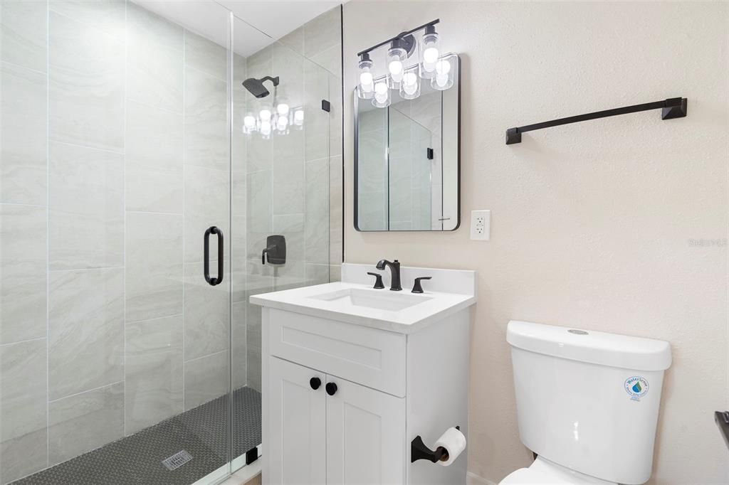 合同活跃: $420,000 (4 贝兹, 3 浴室, 1499 平方英尺)