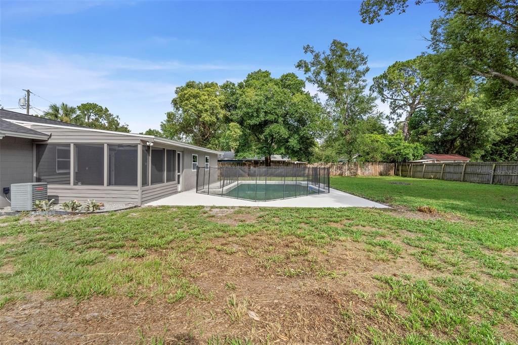 合同活跃: $420,000 (4 贝兹, 3 浴室, 1499 平方英尺)