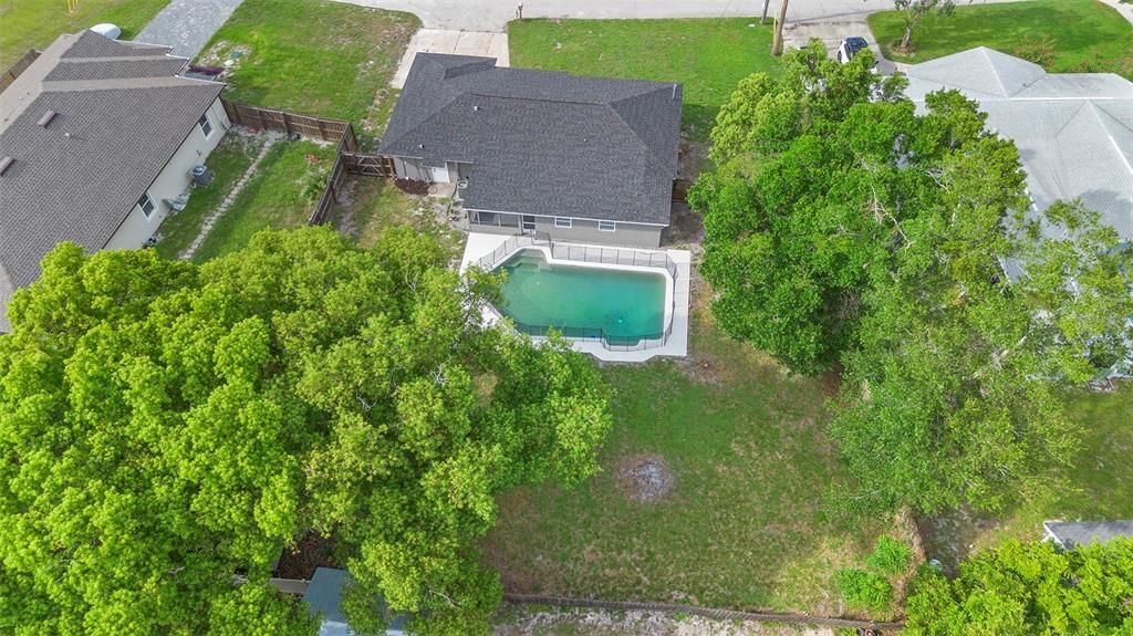 合同活跃: $420,000 (4 贝兹, 3 浴室, 1499 平方英尺)