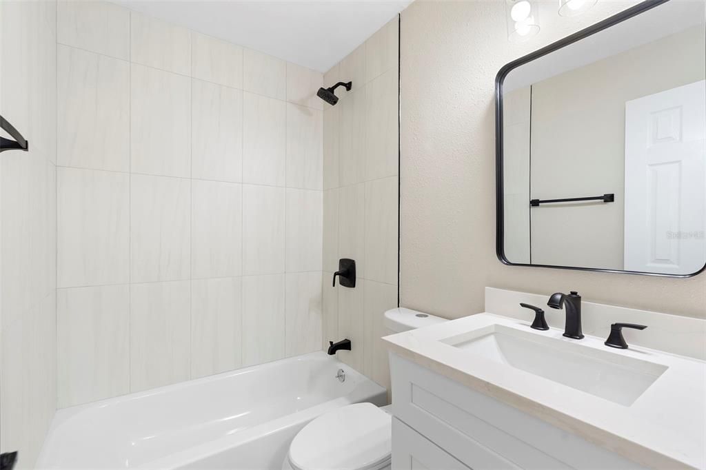 合同活跃: $420,000 (4 贝兹, 3 浴室, 1499 平方英尺)