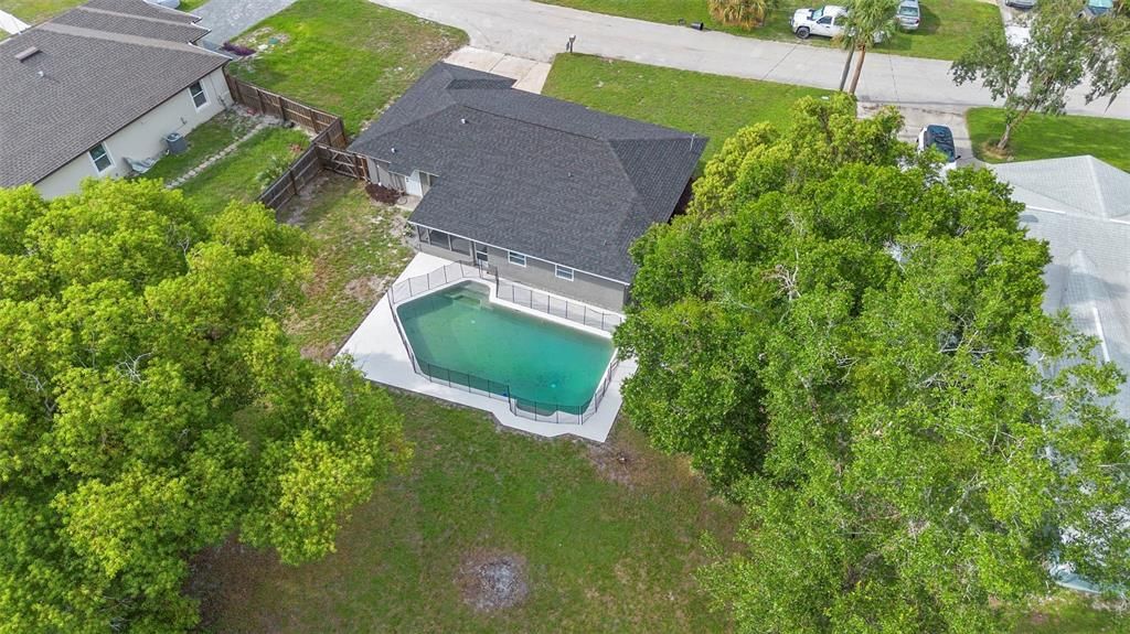 合同活跃: $420,000 (4 贝兹, 3 浴室, 1499 平方英尺)