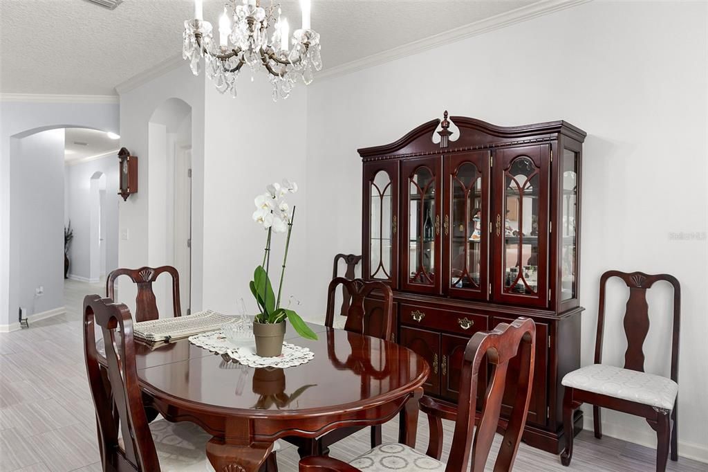 Activo con contrato: $258,900 (3 camas, 2 baños, 1437 Pies cuadrados)