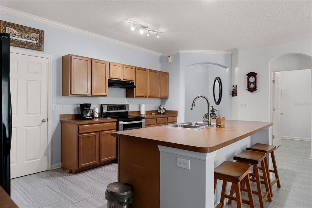 Activo con contrato: $258,900 (3 camas, 2 baños, 1437 Pies cuadrados)