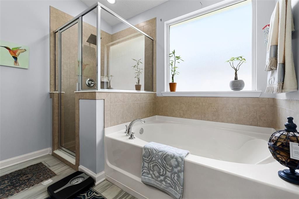 Activo con contrato: $258,900 (3 camas, 2 baños, 1437 Pies cuadrados)