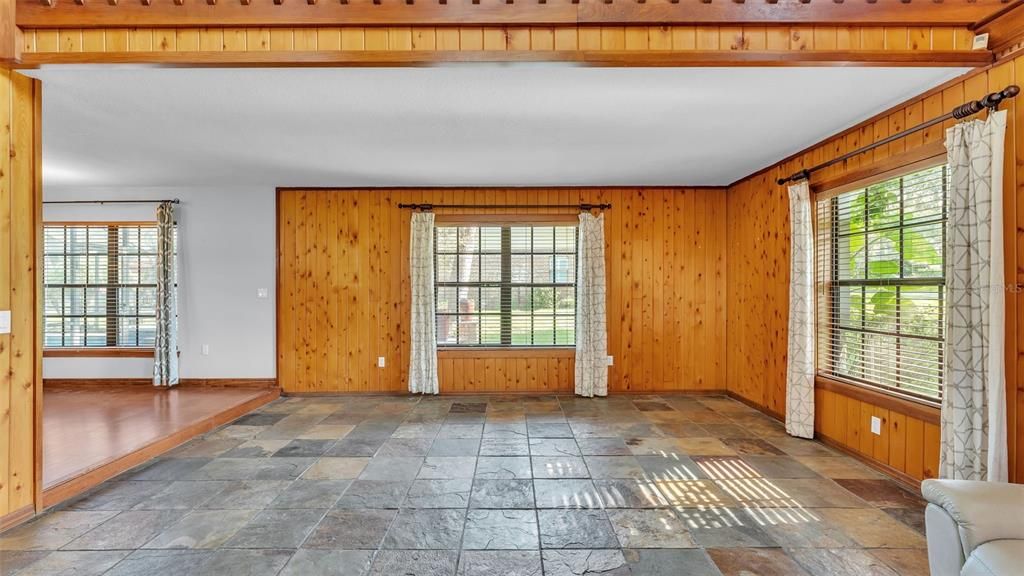 En Venta: $560,000 (4 camas, 3 baños, 3095 Pies cuadrados)