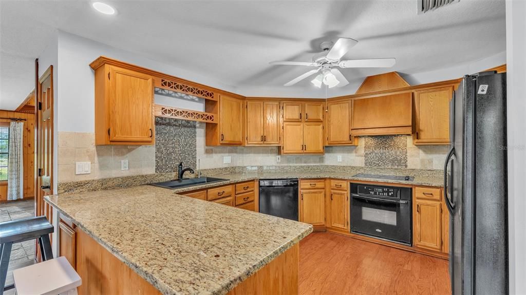 En Venta: $560,000 (4 camas, 3 baños, 3095 Pies cuadrados)