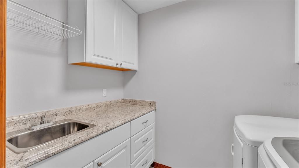 En Venta: $560,000 (4 camas, 3 baños, 3095 Pies cuadrados)