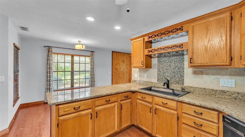 En Venta: $560,000 (4 camas, 3 baños, 3095 Pies cuadrados)