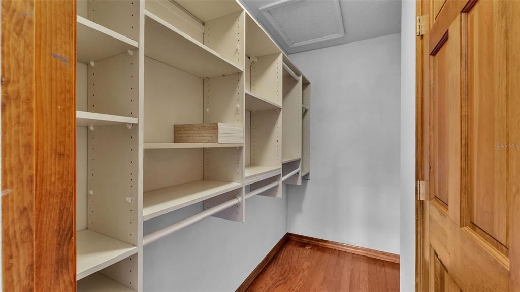 En Venta: $560,000 (4 camas, 3 baños, 3095 Pies cuadrados)