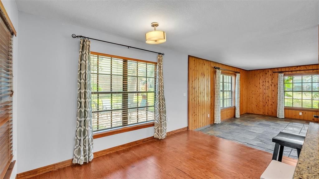 En Venta: $560,000 (4 camas, 3 baños, 3095 Pies cuadrados)