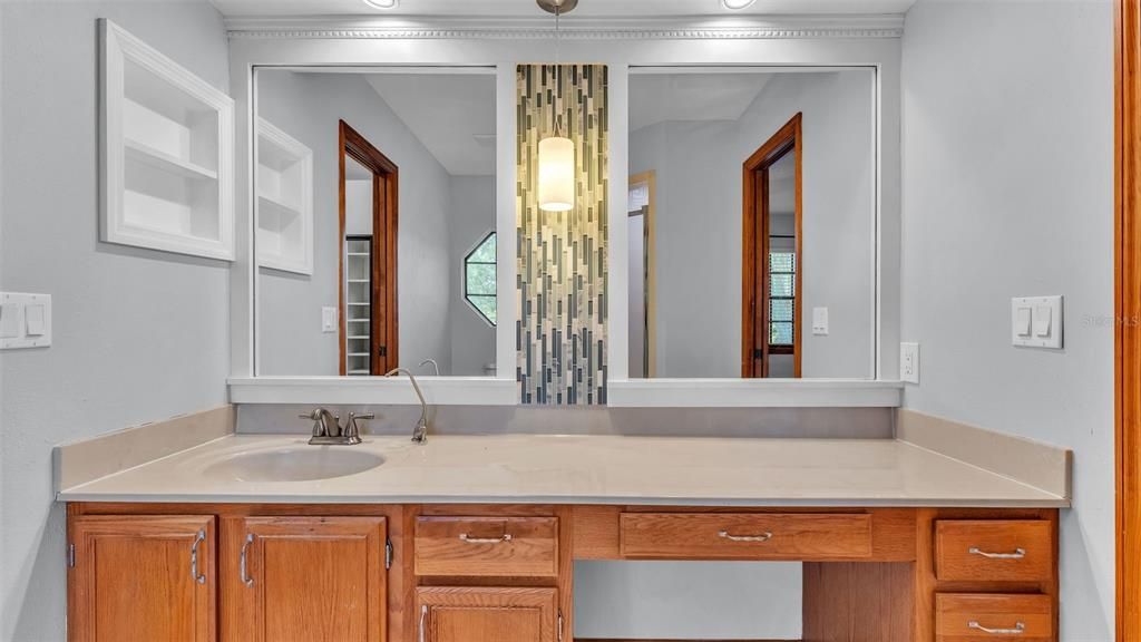 En Venta: $560,000 (4 camas, 3 baños, 3095 Pies cuadrados)