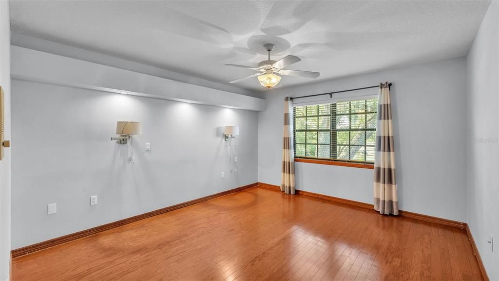 En Venta: $560,000 (4 camas, 3 baños, 3095 Pies cuadrados)