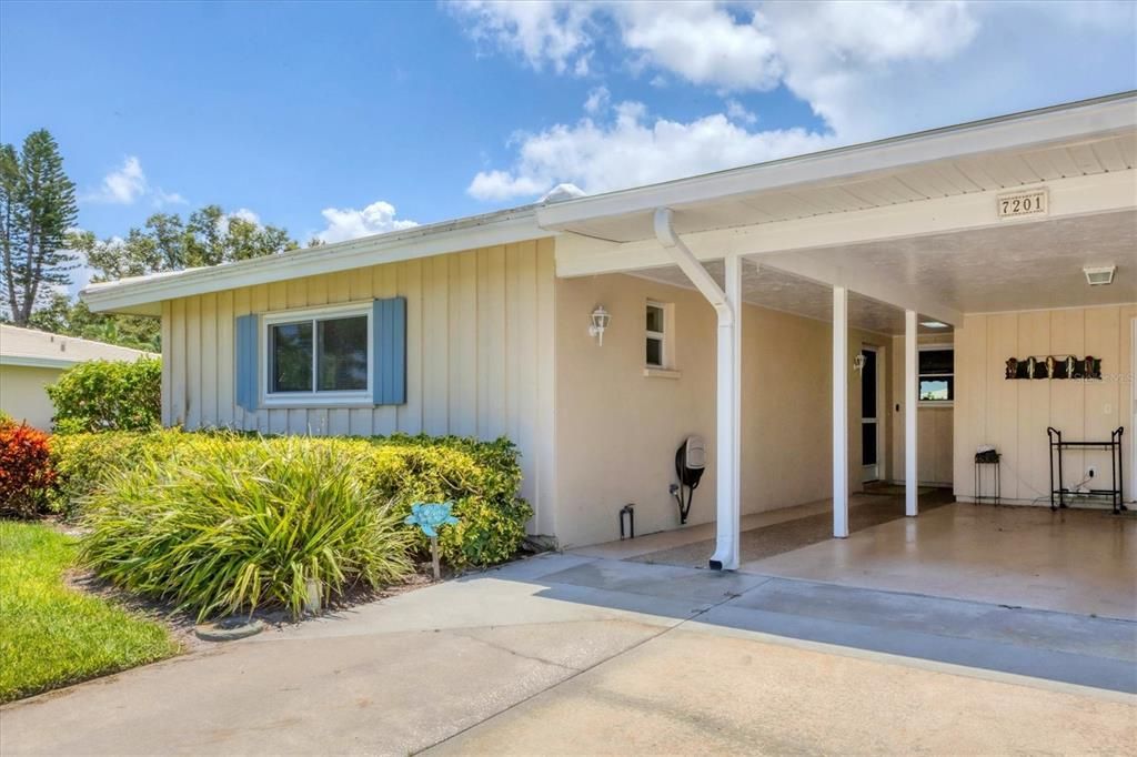 Active With Contract: $257,500 (2 beds, 2 baths, 1505 Square Feet)