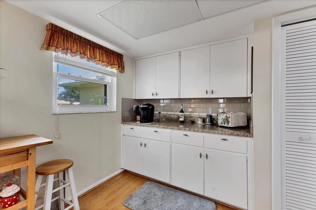 Active With Contract: $257,500 (2 beds, 2 baths, 1505 Square Feet)