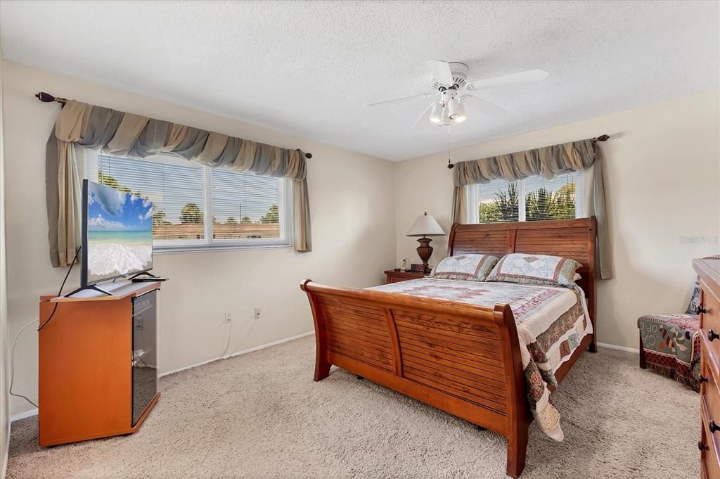 Active With Contract: $257,500 (2 beds, 2 baths, 1505 Square Feet)