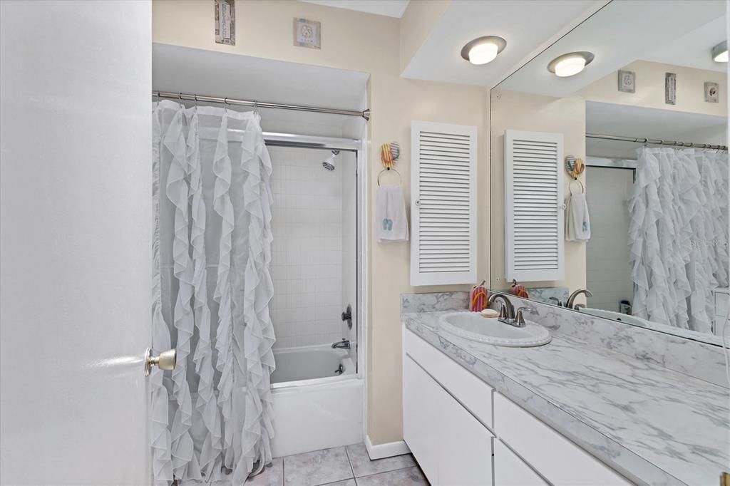 Active With Contract: $257,500 (2 beds, 2 baths, 1505 Square Feet)