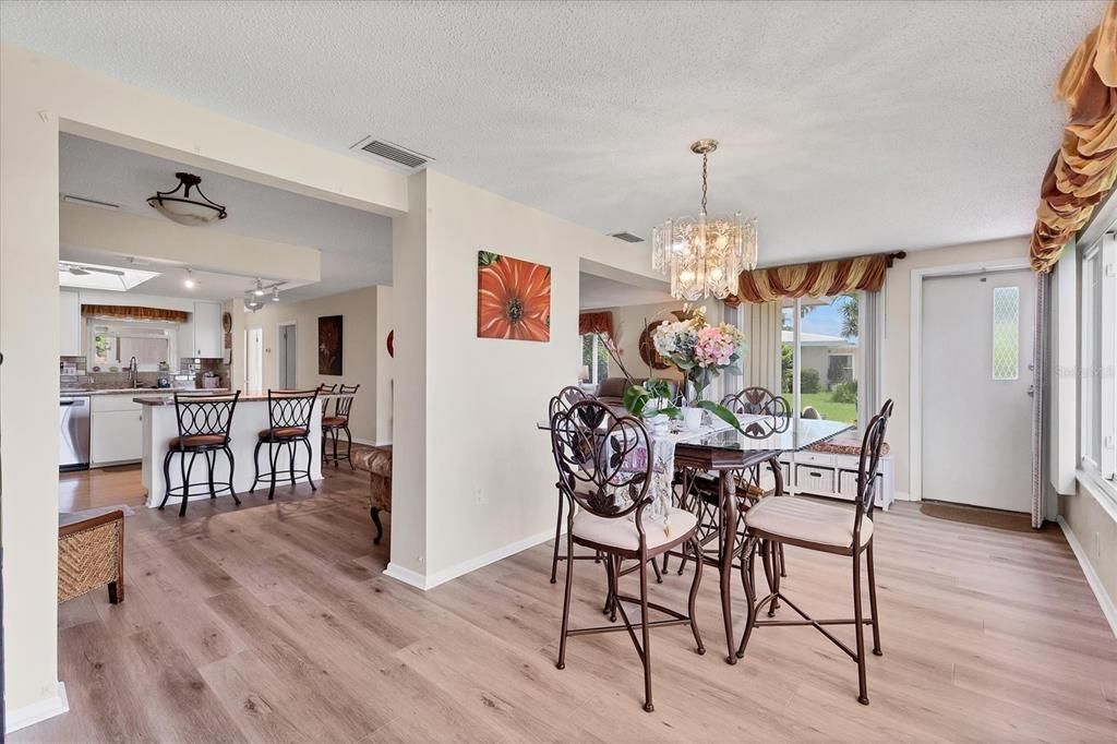 Active With Contract: $257,500 (2 beds, 2 baths, 1505 Square Feet)